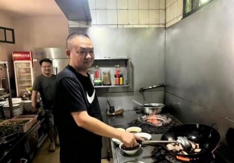 湖南耒阳：不让“救护车”  压垮“致富路”